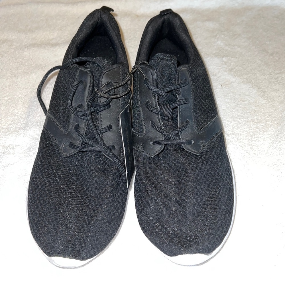 Forever 21 Fashion Sneaker